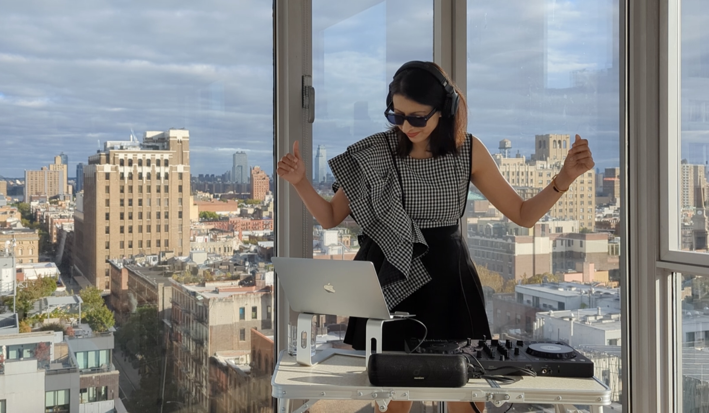 DJ Nélise performing a melodic house mix in NYC
